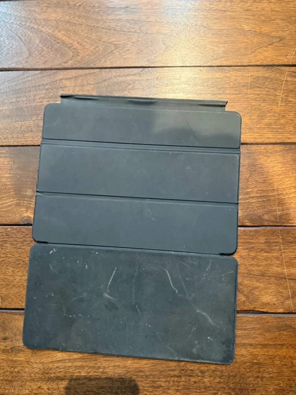 Apple Smart Keyboard Folio in Black ipad pro 12.9 older model